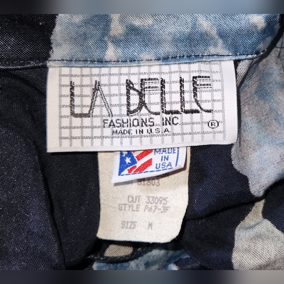 ✨ Vintage 90s Slinky Floral Dagger Collar Button Shirt! ✨️ - Picture 4 of 5